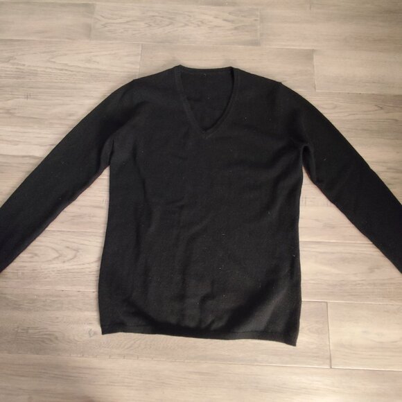 100% Cashmere v-neck black jumper - Picture 3 of 3